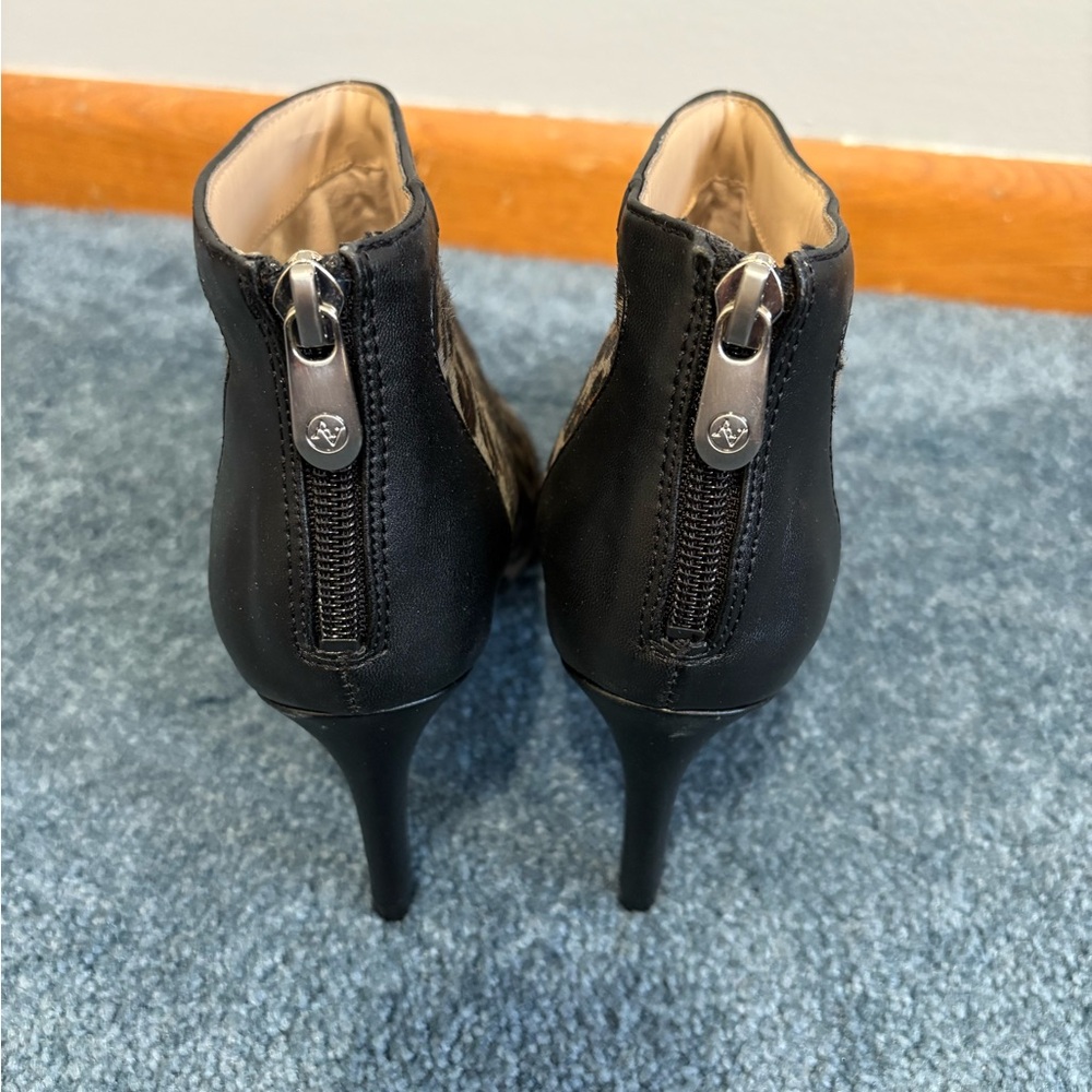 Adrienne Vittadini Pointed Toe Leopard Print Boot… - image 4